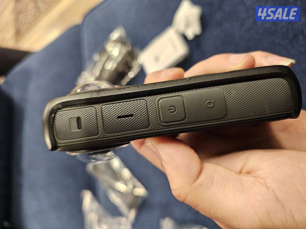 للبيع. Insta360 x43