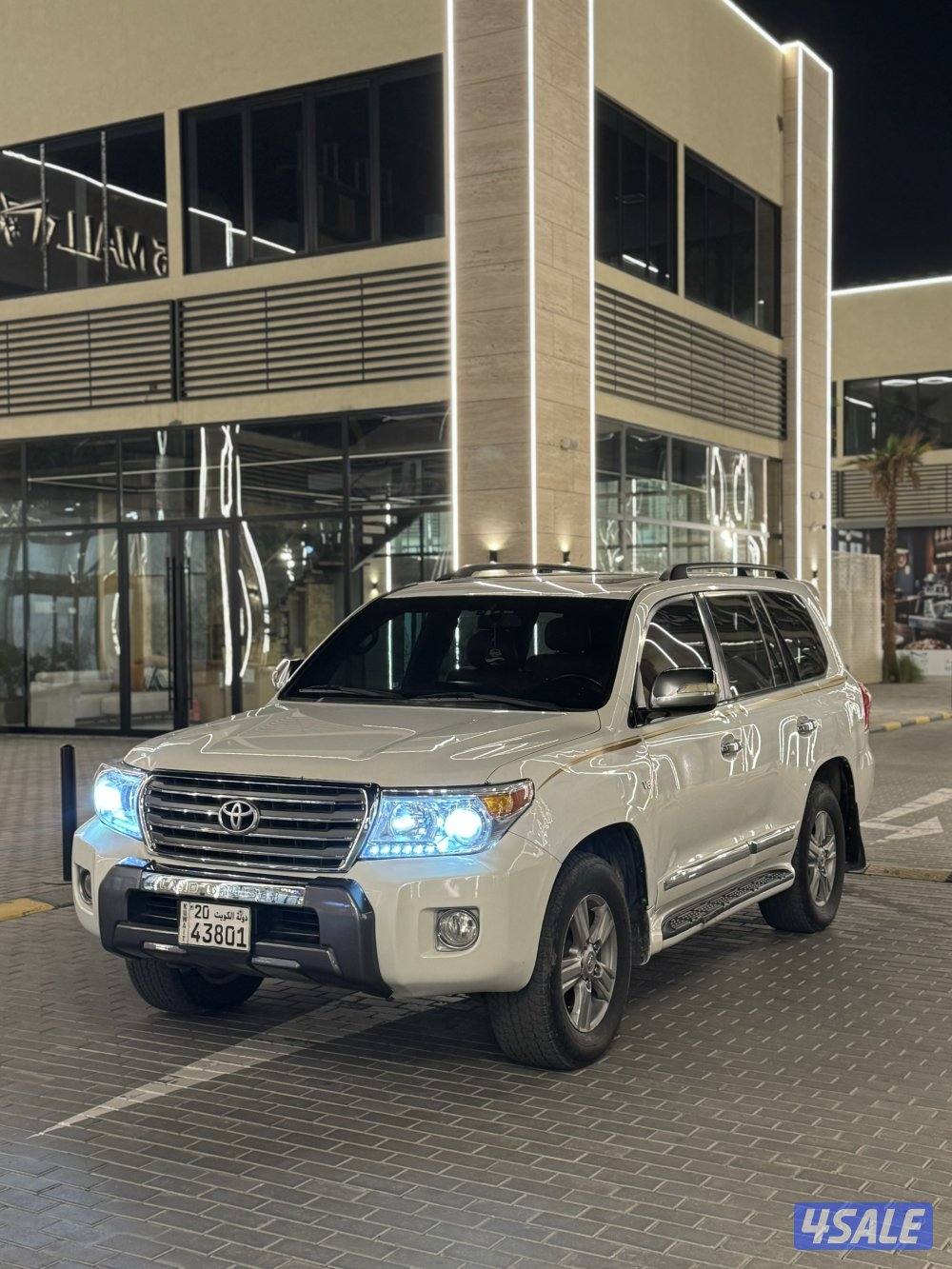 لاند كروزر 20111