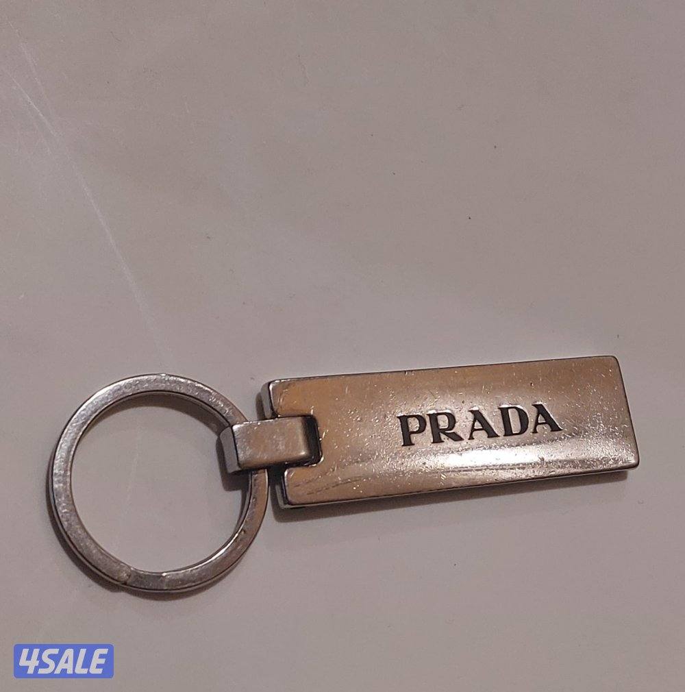 للبيع سلسله مفاتيح برادا اصلي0