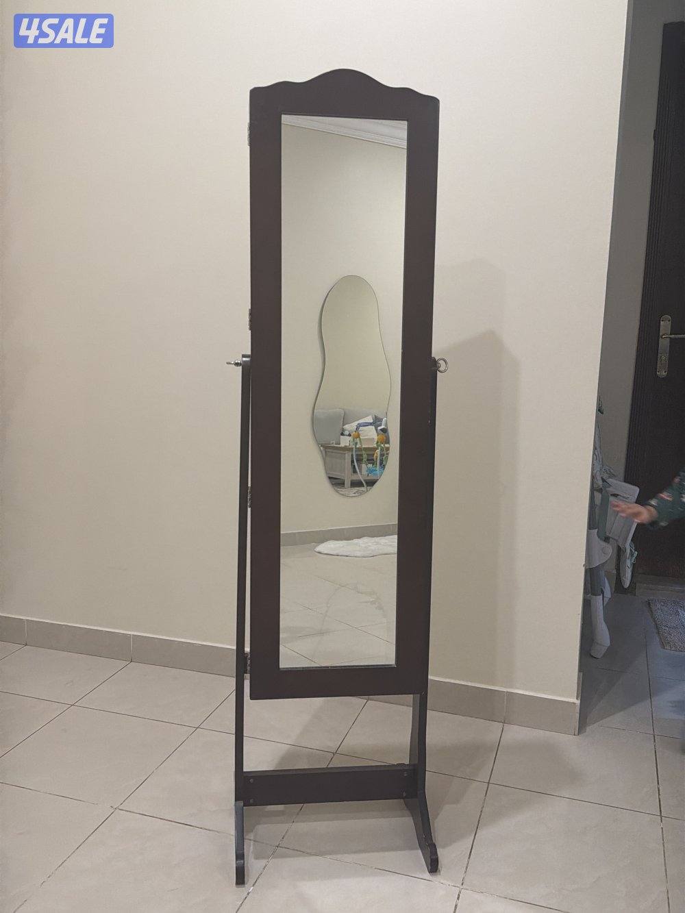 كبت اكسسوارات  مع مرايه0