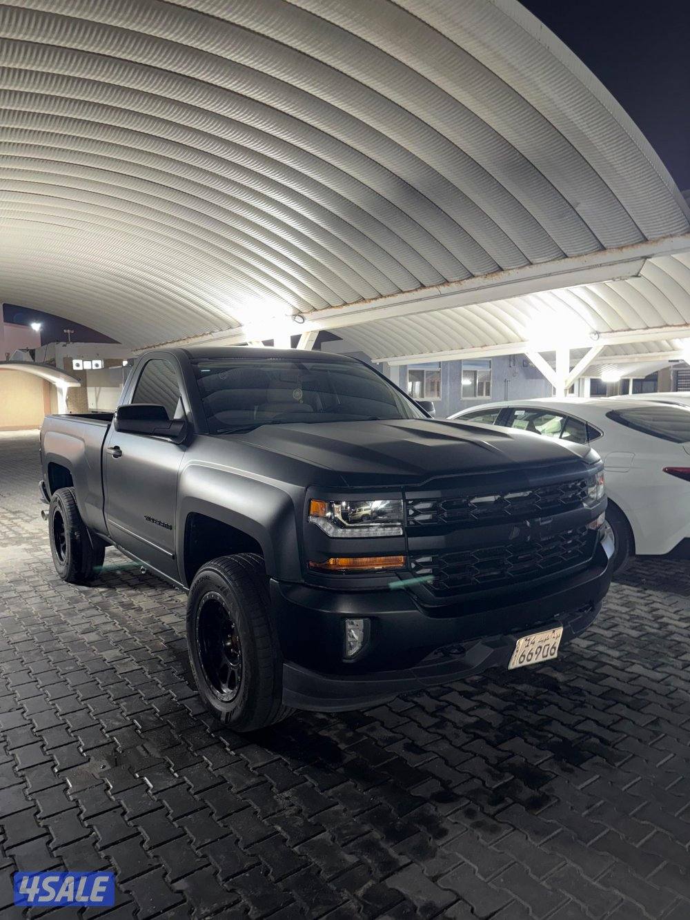 للبيع سلفرادو Lt2016 اسود مطفي0