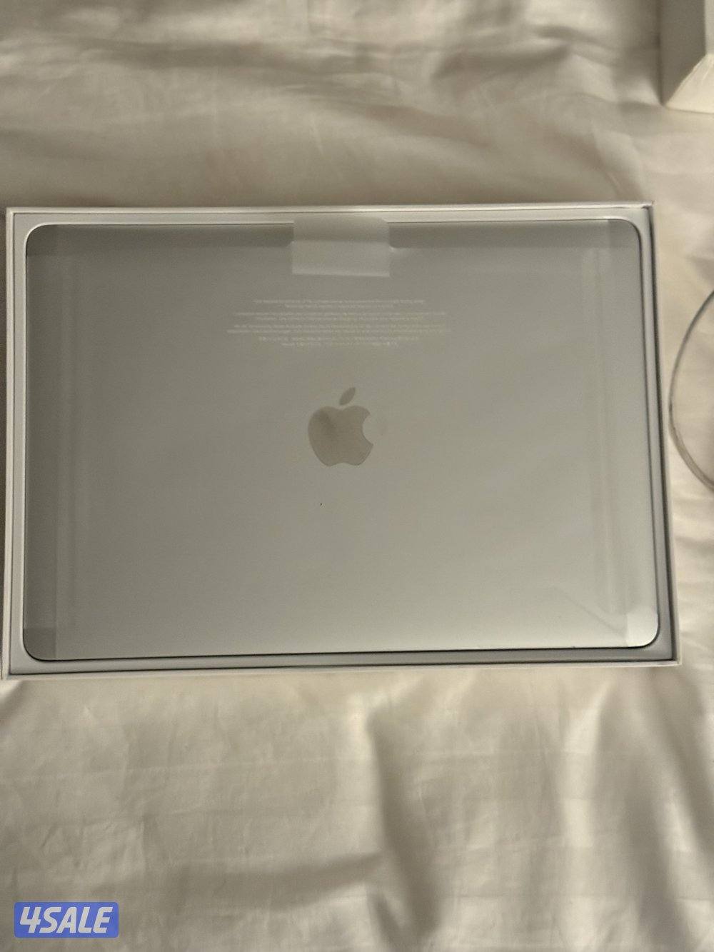 MacBook Pro 13” 2017 نظيف جدا مع البوكس0