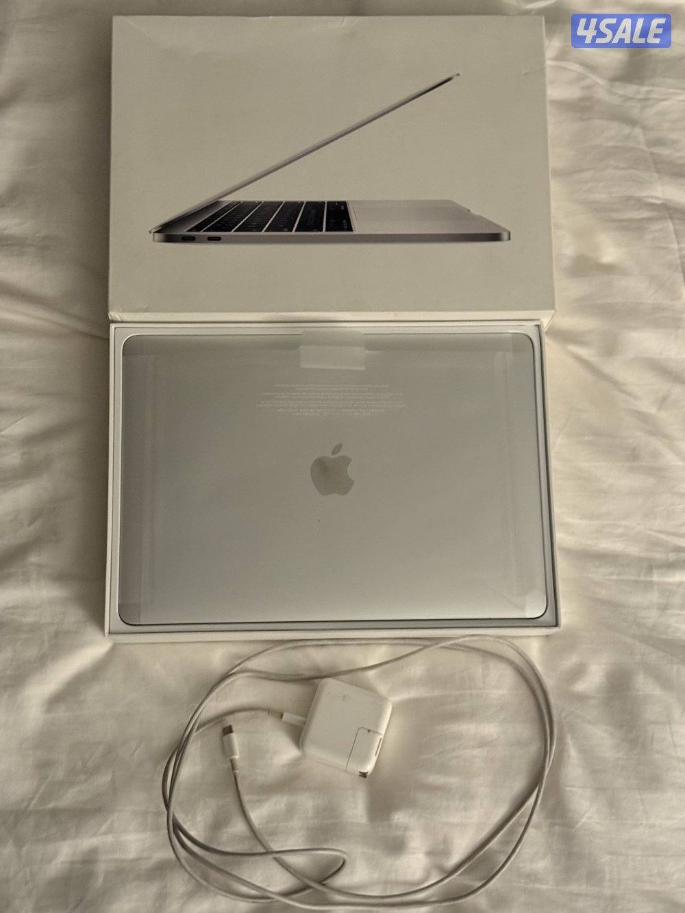 MacBook Pro 13” 2017 نظيف جدا مع البوكس5