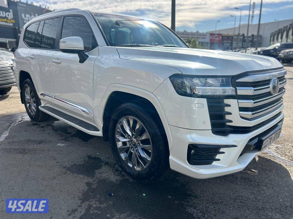 تويوتا لاند كروزر GX.R AEROs
 twin turbo.V6
موديل 2023
ماشى 111.000 k.1