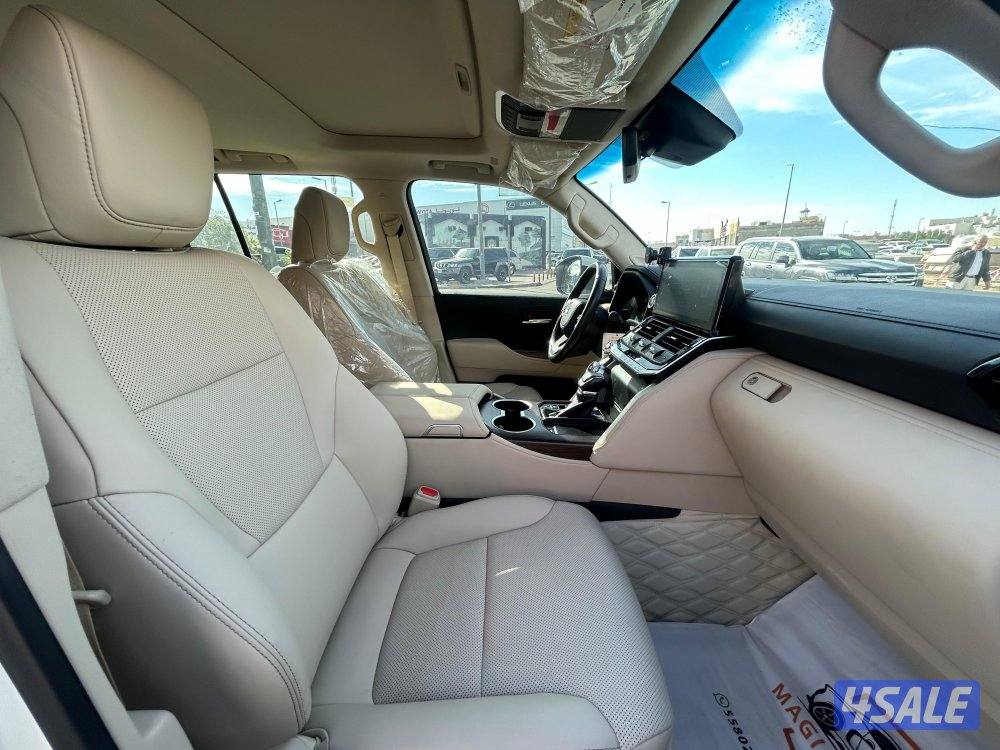 تويوتا لاند كروزر GX.R AEROs
 twin turbo.V6
موديل 2023
ماشى 111.000 k.6