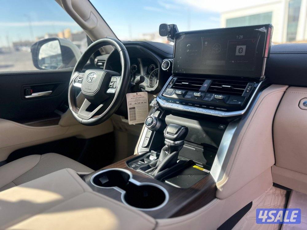 تويوتا لاند كروزر GX.R AEROs
 twin turbo.V6
موديل 2023
ماشى 111.000 k.7