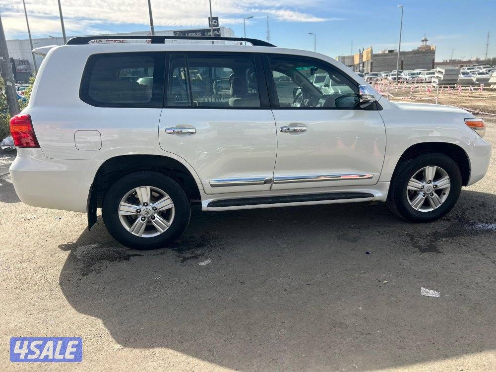 تويوتا لاند كروزر GX.R -V8
موديل 2014
ماشى 288.000 k.m 
وارد الساير2