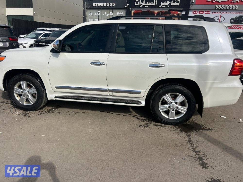 تويوتا لاند كروزر GX.R -V8
موديل 2014
ماشى 288.000 k.m 
وارد الساير3