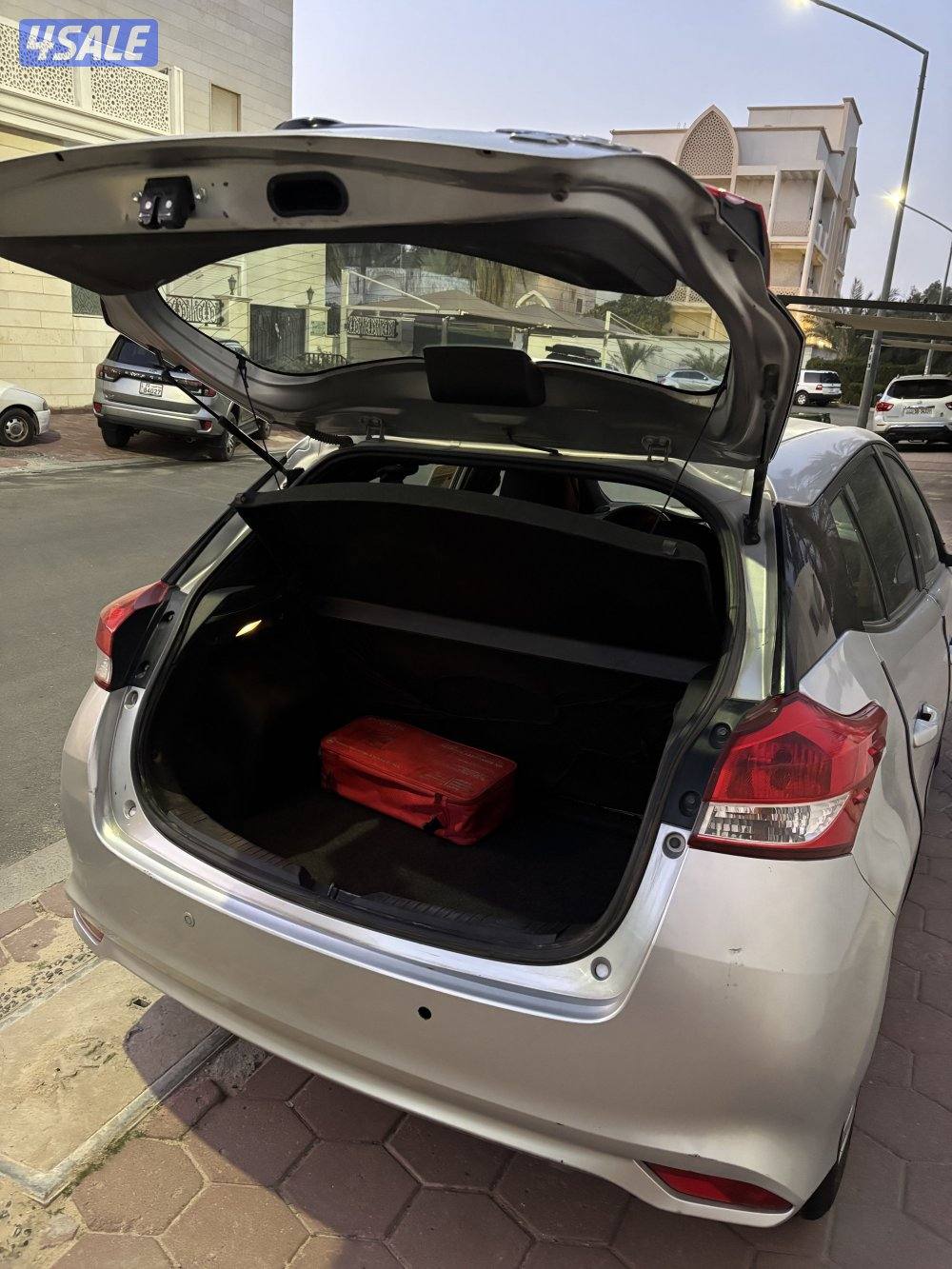 For sale Yaris hatchback 2019 للبيع يارس هاتشباك بحالة ممتازة5