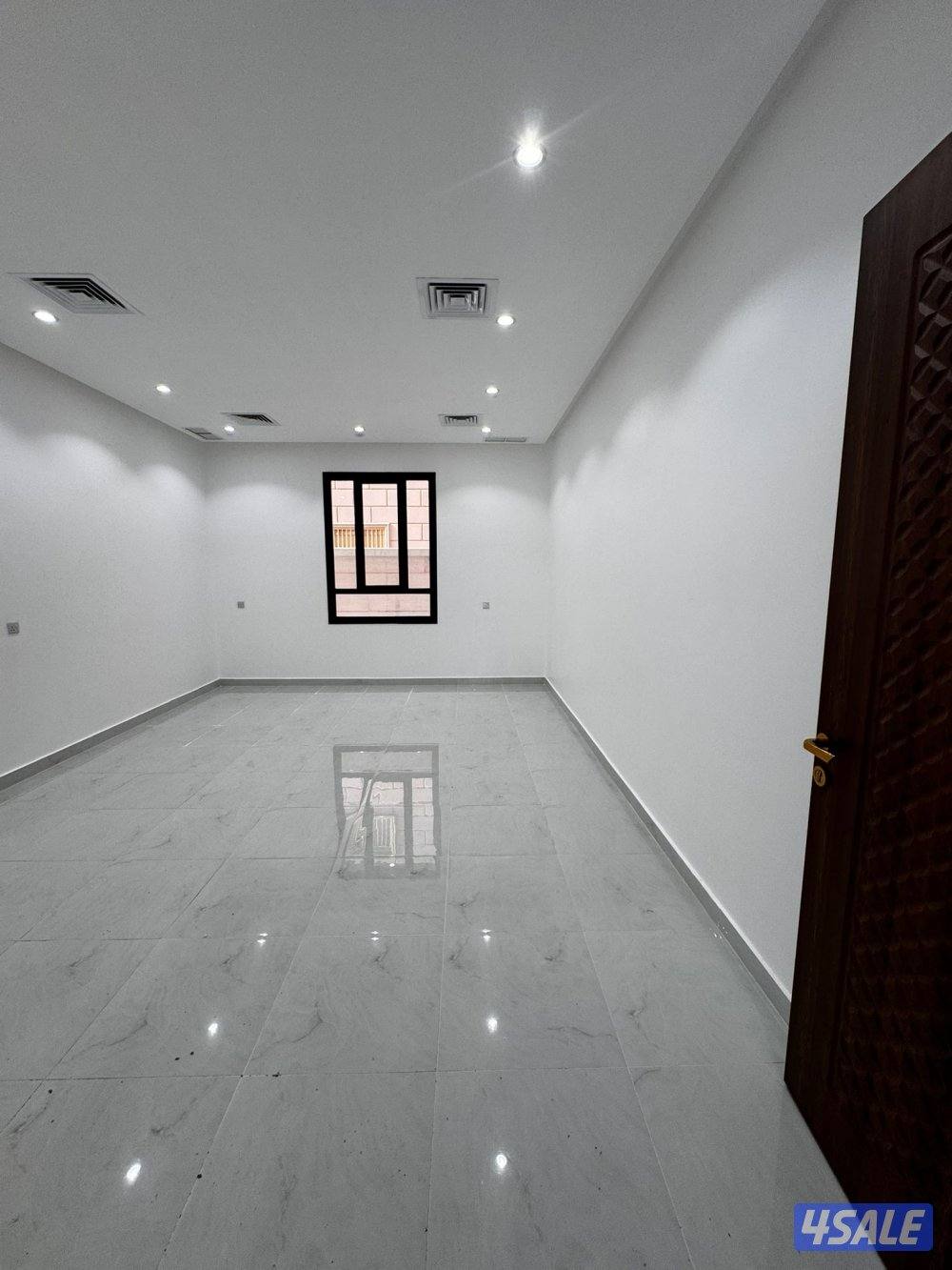 للايجار شقق 4 غرفه نوم اول ساكن في هديه ق21