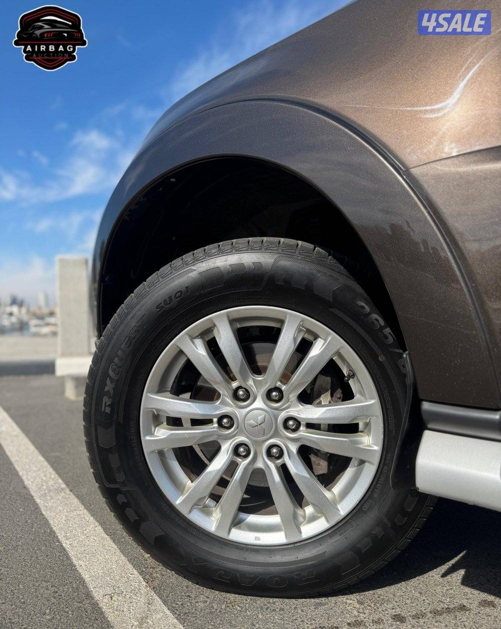 باجيرو موديل 2020 
عداد 127 الف ماكينه 3.8 cc كامل المواصفات بدون فتحه5