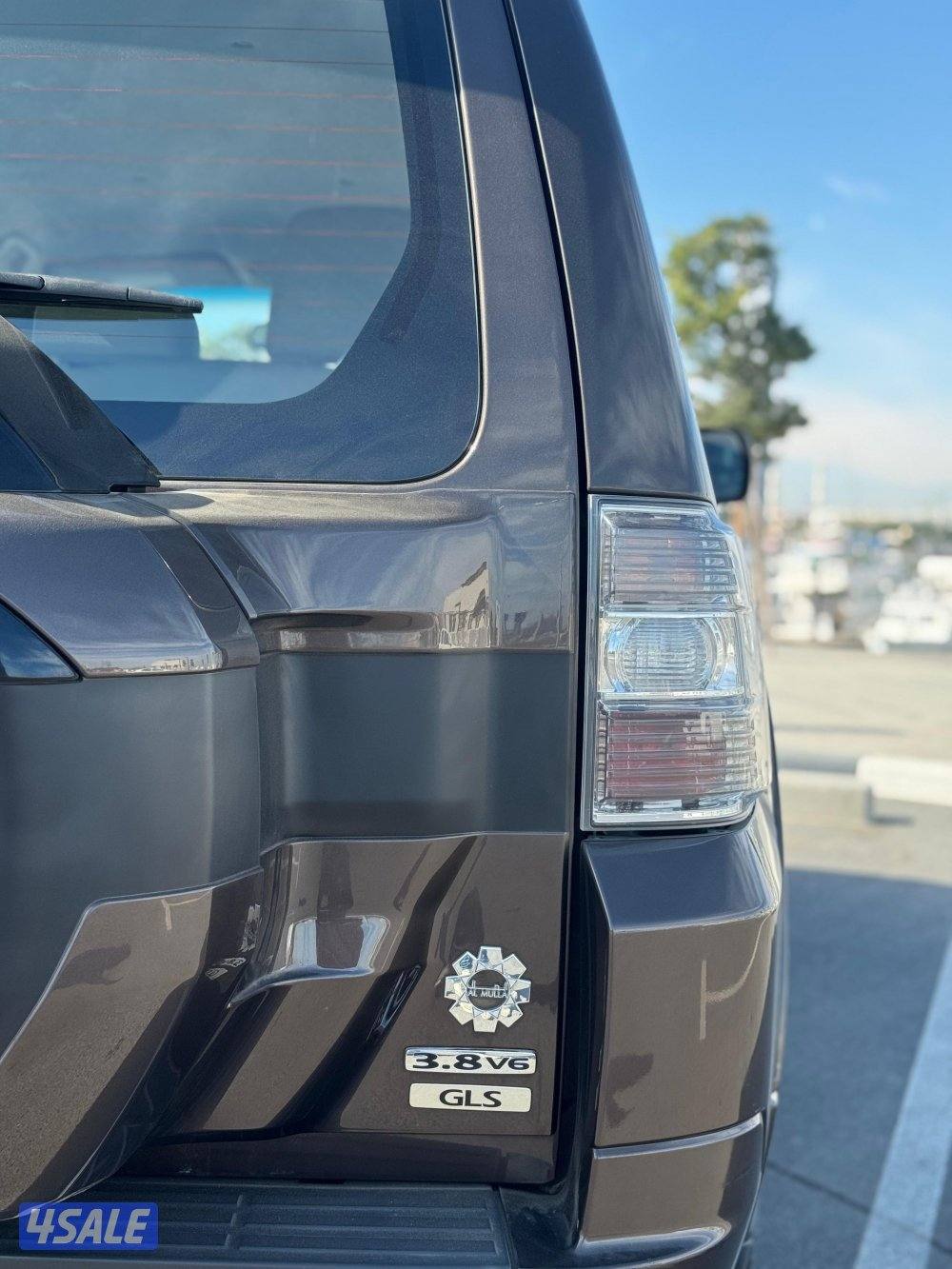 باجيرو موديل 2020 
عداد 127 الف ماكينه 3.8 cc كامل المواصفات بدون فتحه6