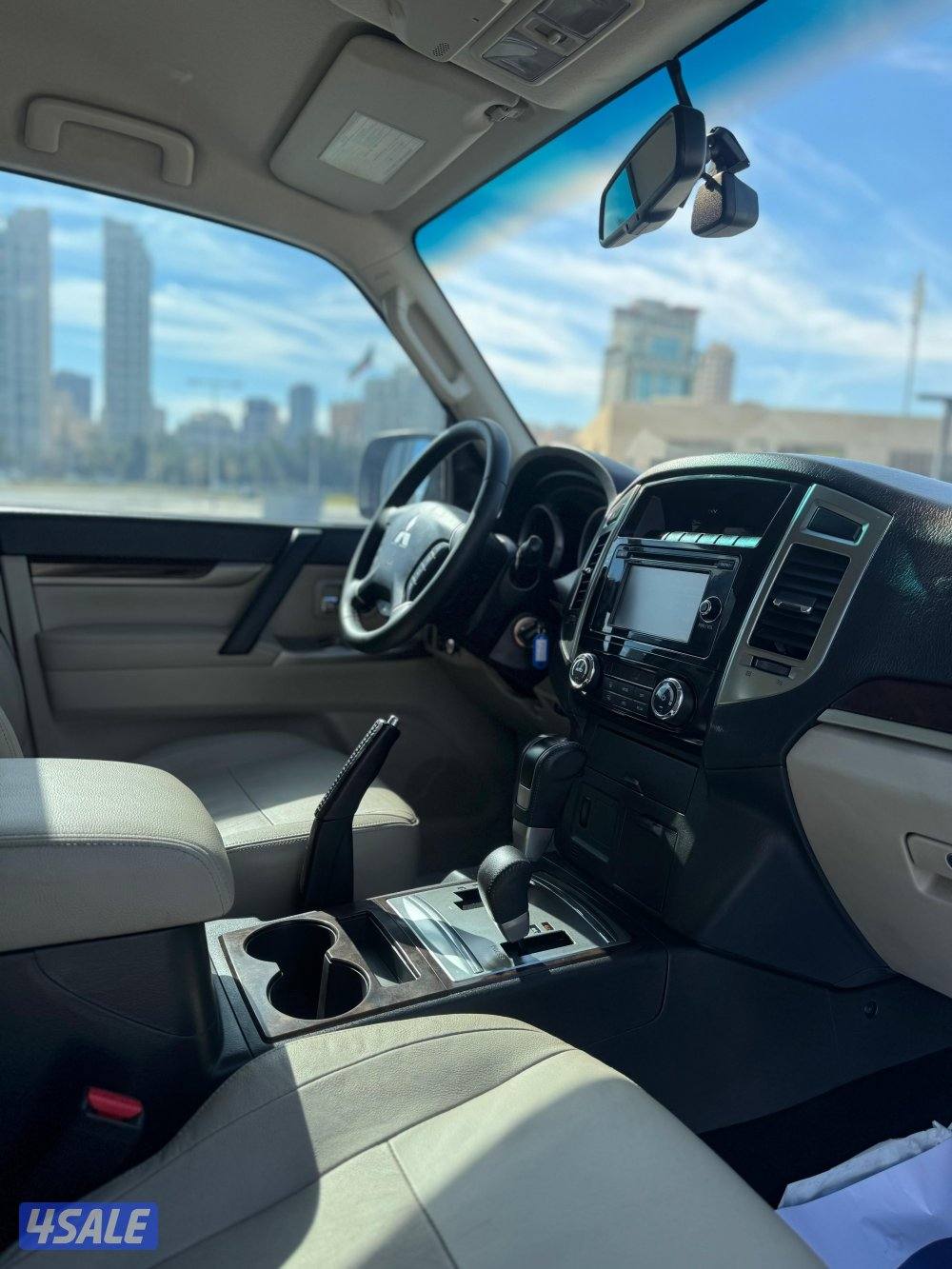 باجيرو موديل 2020 
عداد 127 الف ماكينه 3.8 cc كامل المواصفات بدون فتحه7