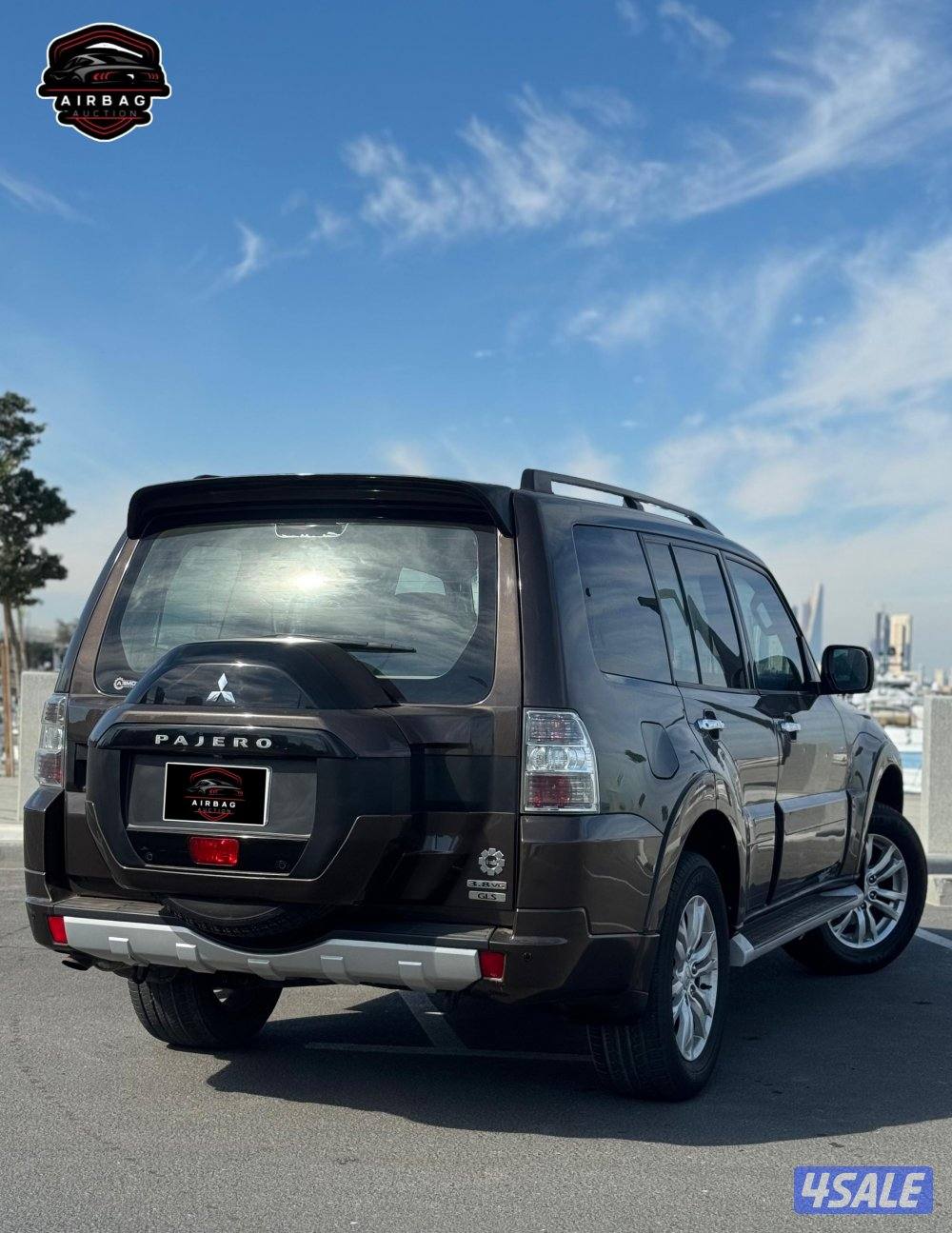 باجيرو موديل 2020 
عداد 127 الف ماكينه 3.8 cc كامل المواصفات بدون فتحه10