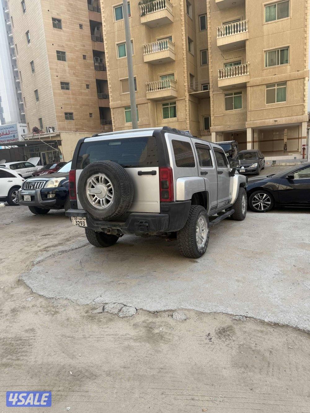 سيارتين همر H2 و همر H3 للبيع4