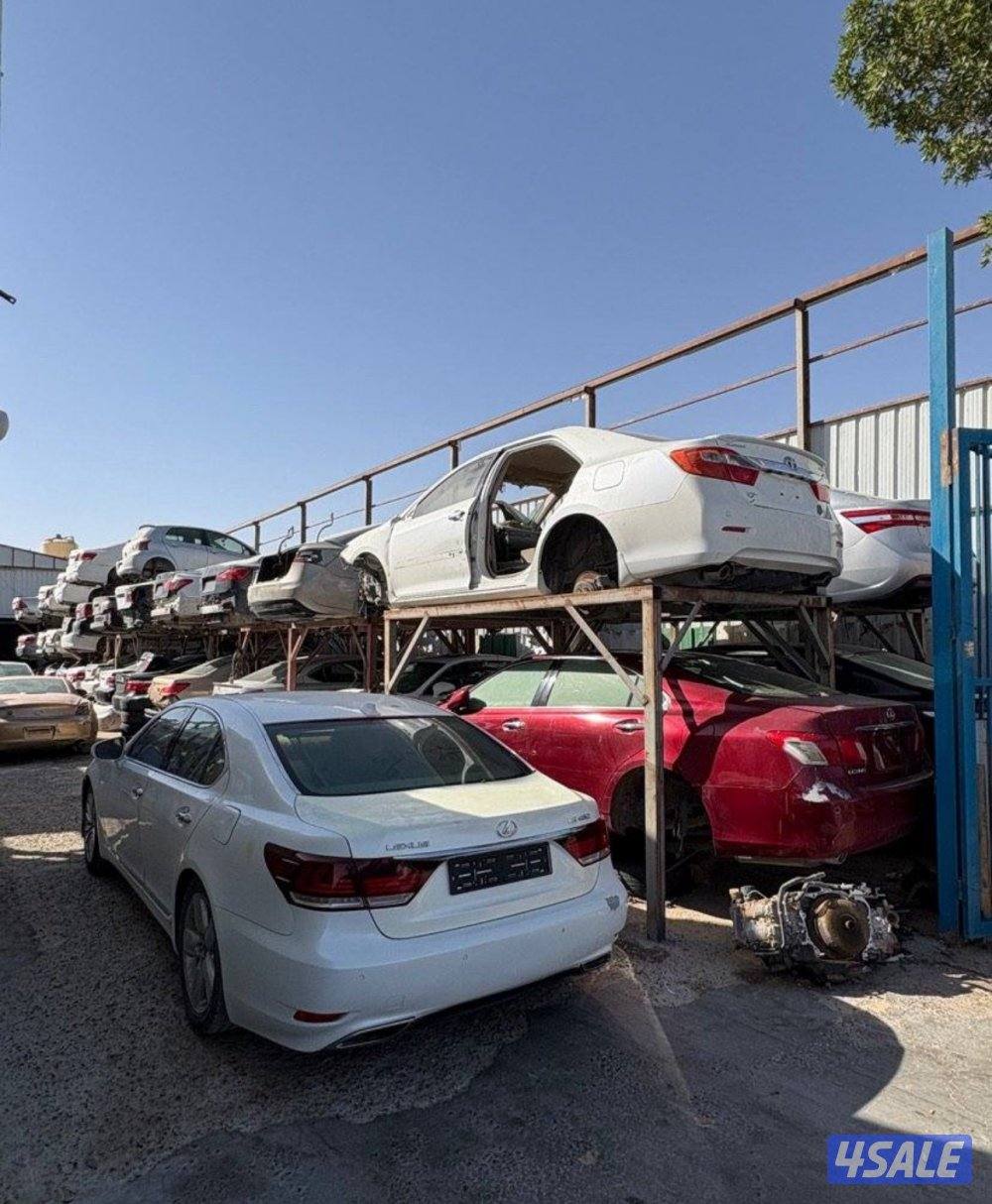 يوجد لدينا قطع غيار جميع أنواع السيارات0