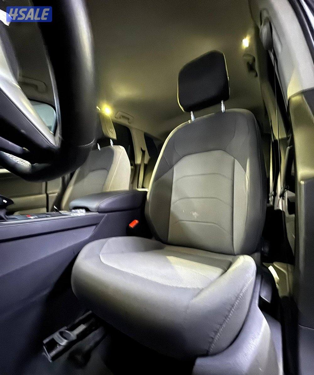 للبيع طوارق 2023 عداد ٨٢ الف تحت الكفاله10