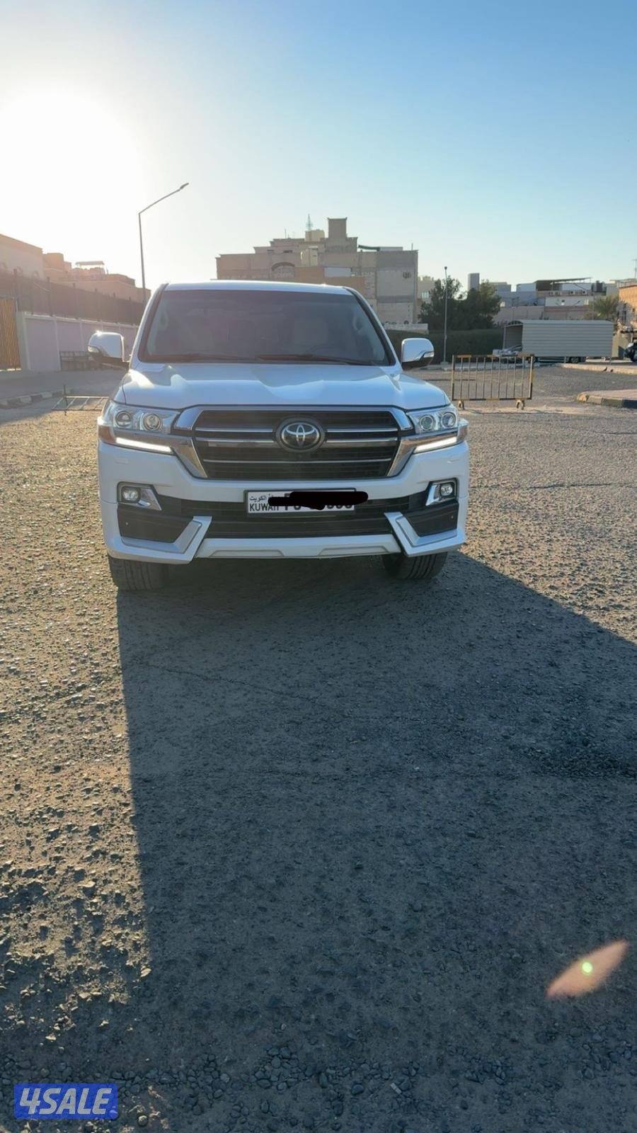 لاندكروز vxrتورينق ثلجي هيدروليك صبغ قطعتين بابين تجميلي ماشي 2761