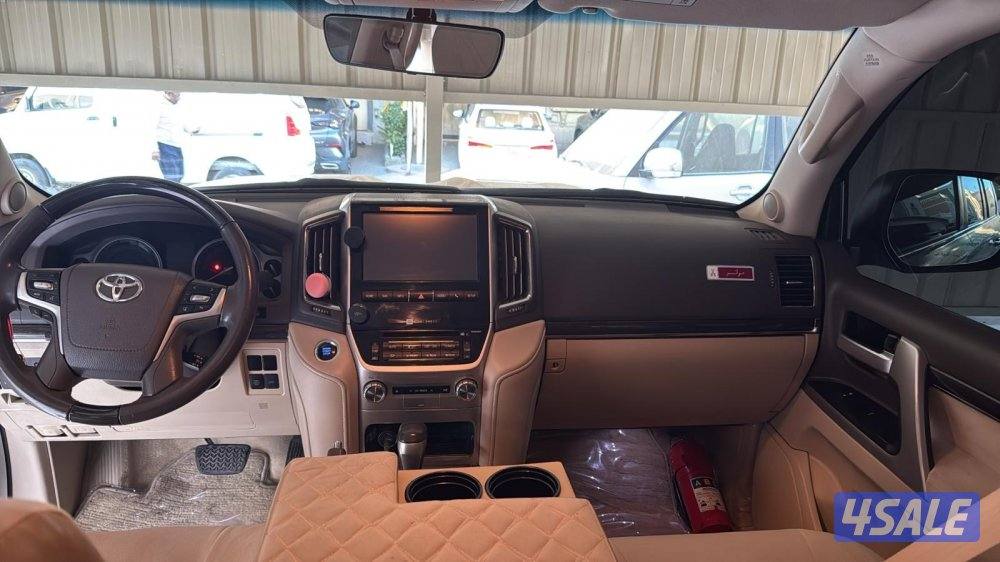 لاندكروز vxrتورينق ثلجي هيدروليك صبغ قطعتين بابين تجميلي ماشي 2762