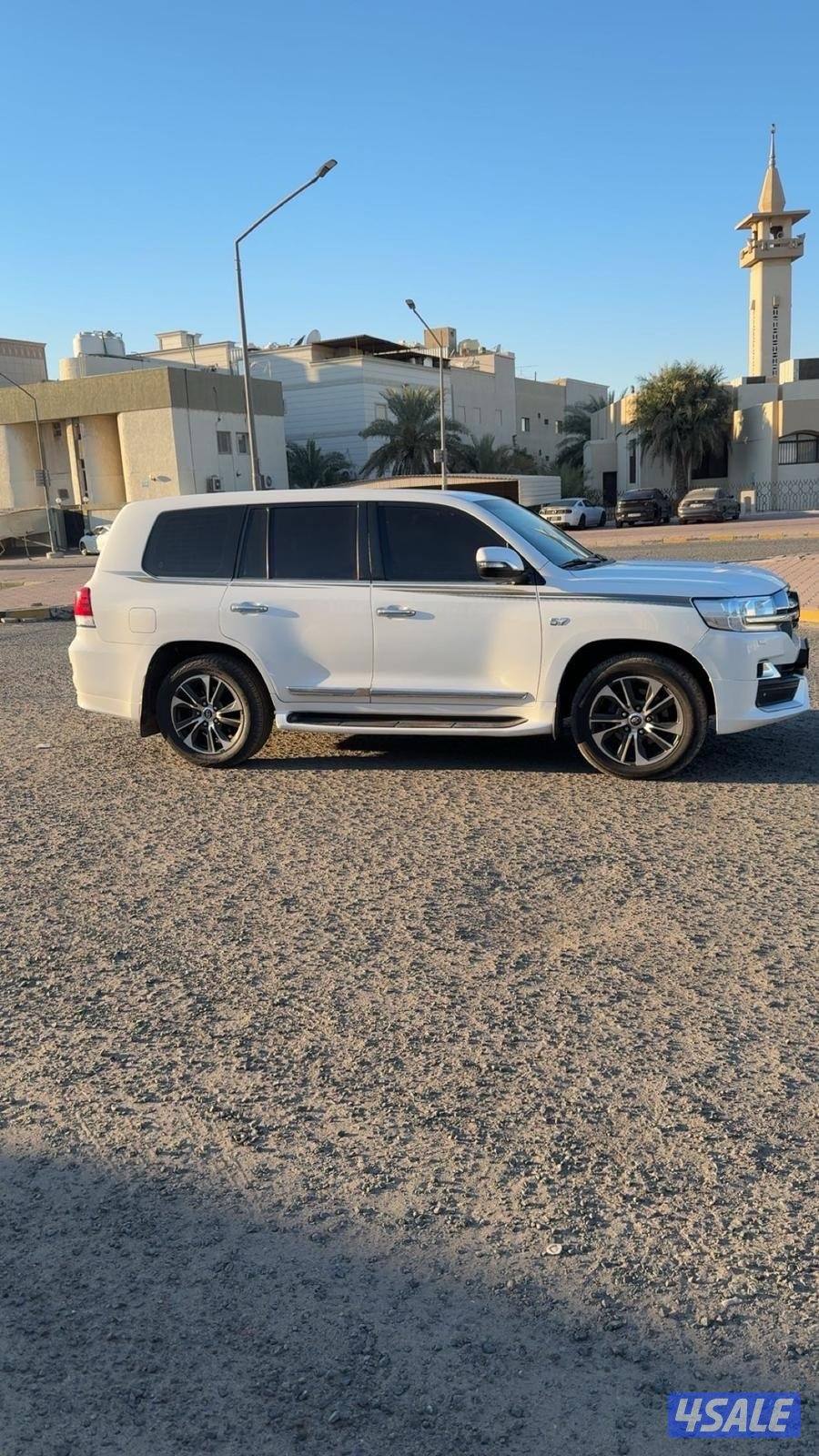 لاندكروز vxrتورينق ثلجي هيدروليك صبغ قطعتين بابين تجميلي ماشي 2763