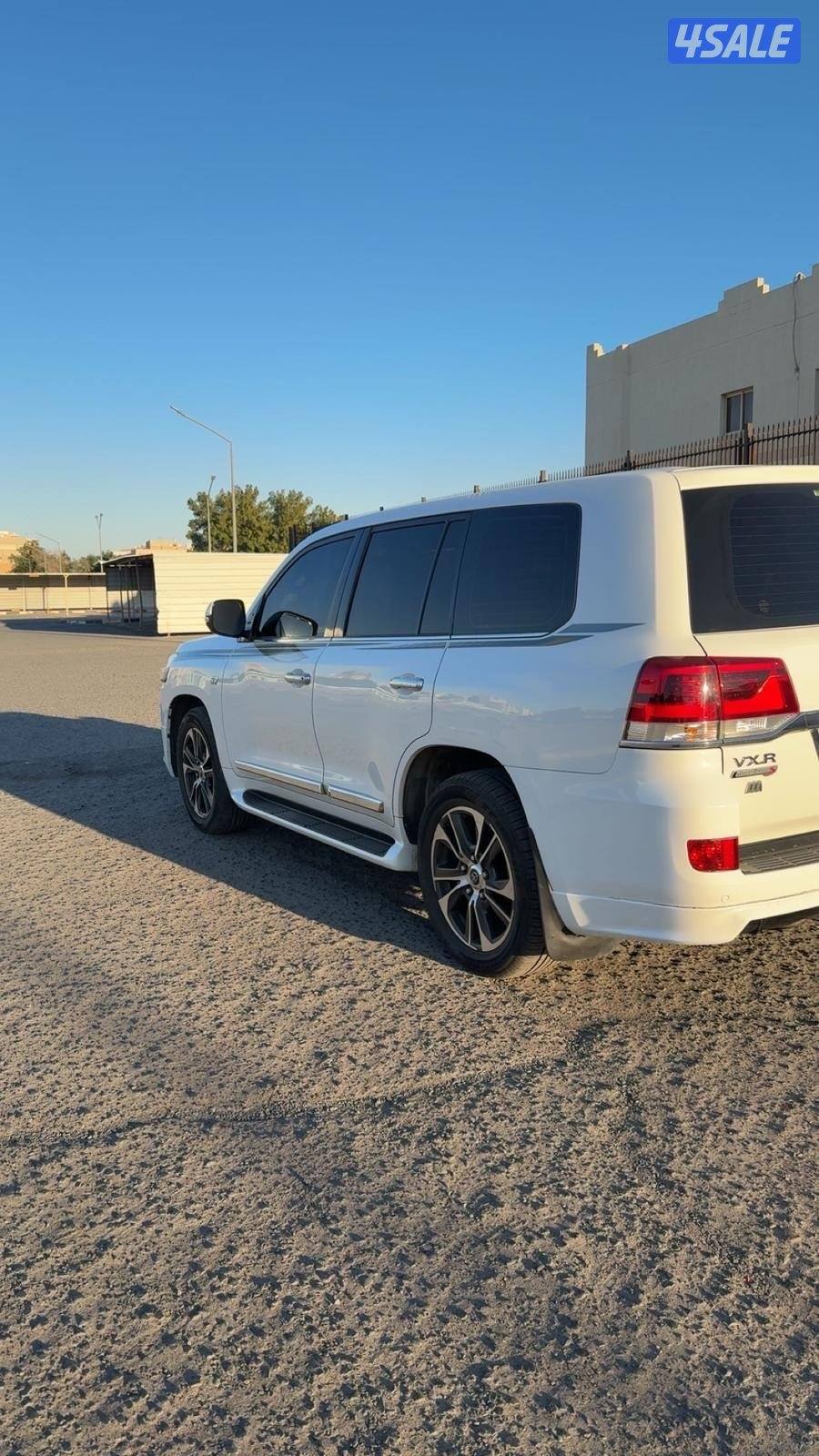 لاندكروز vxrتورينق ثلجي هيدروليك صبغ قطعتين بابين تجميلي ماشي 2764