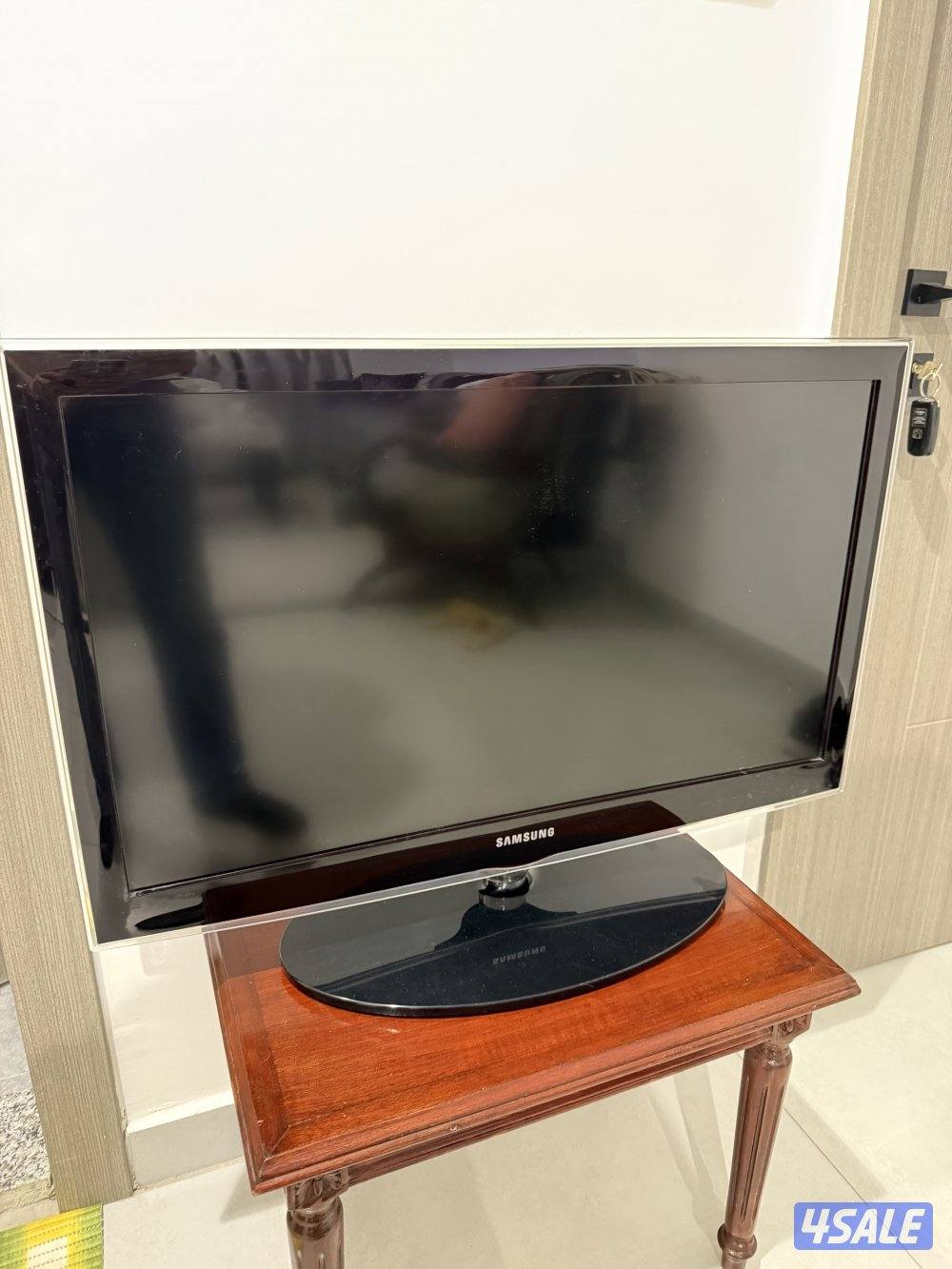 Model : UA32C4000P (Model Code : UA32C4000PXZN) / Size : 32 Inch0