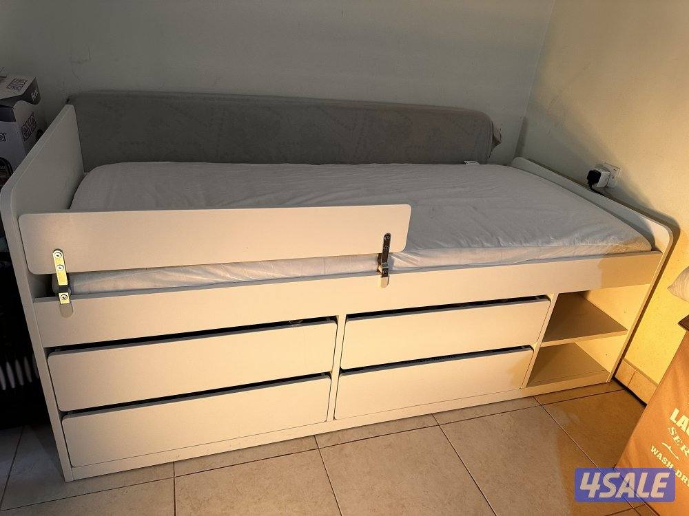 مستعمل خفيف جدا جدا -barely used- سرير  ايكيا - Ikea bed0