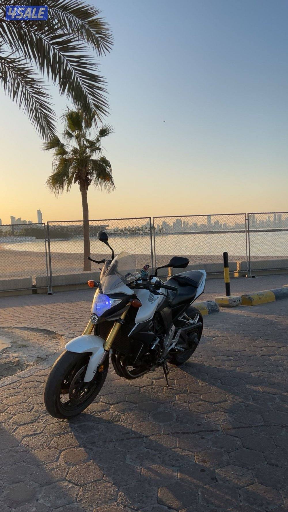 للبيع هوانده cb1000r 20131