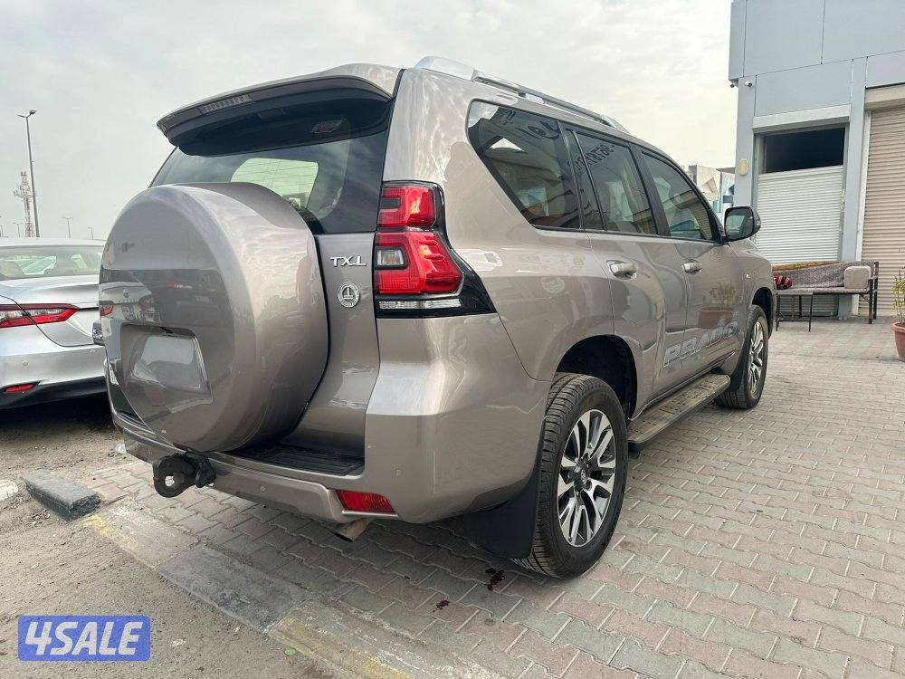 برادو TXL موديل 2022 ماشي 127الف صبغ الوكالة ماعدا قطعة باب الدبه4