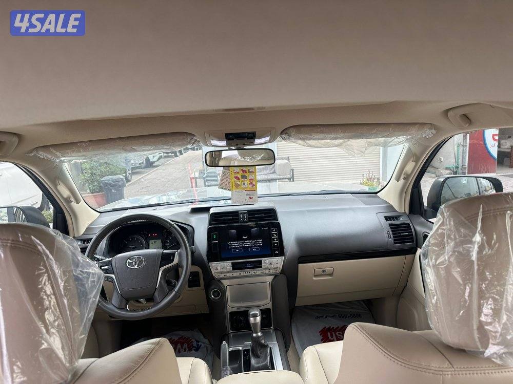 برادو TXL موديل 2022 ماشي 127الف صبغ الوكالة ماعدا قطعة باب الدبه6