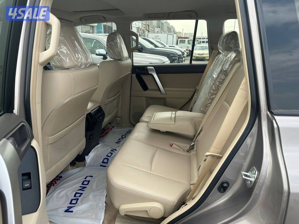 برادو TXL موديل 2022 ماشي 127الف صبغ الوكالة ماعدا قطعة باب الدبه8