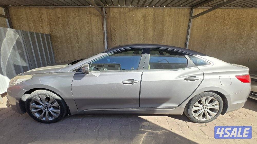 للبيع ازيرا ٢٠١٢ ممشى ٢٠٠ الف1