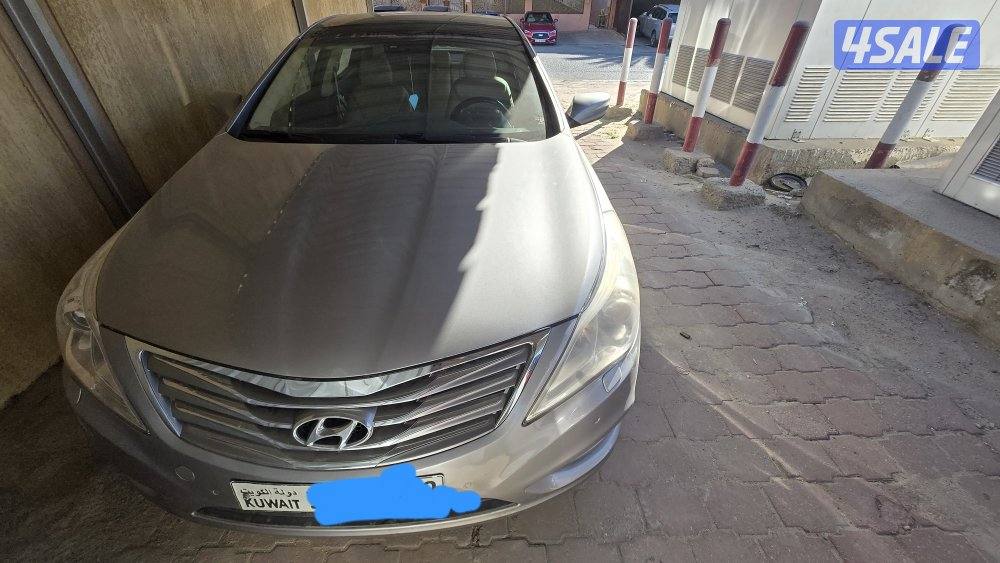 للبيع ازيرا ٢٠١٢ ممشى ٢٠٠ الف5