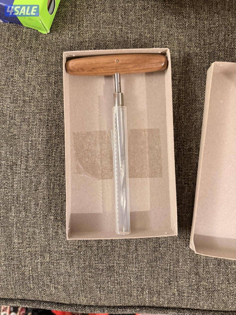 للبيع ورشة لصناعة الالات الموسيقية7