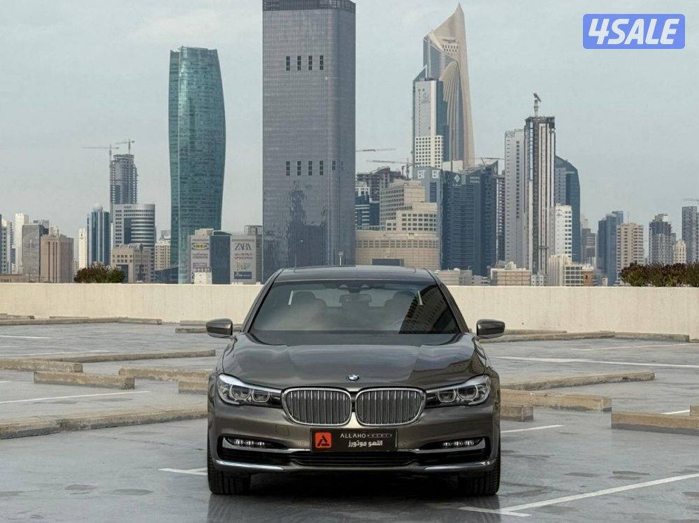 بي ام دبليو740LI موديل2018 عداد50الف وارد الغانم سيرفس منتظم3