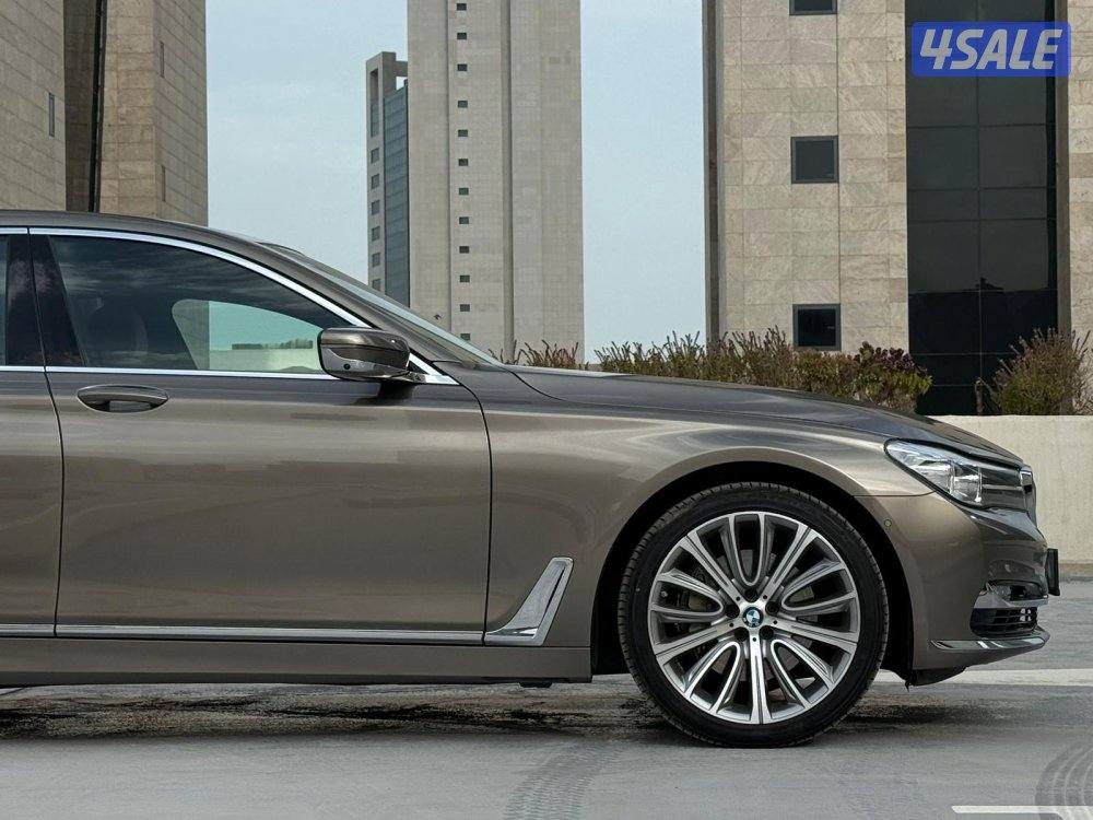 بي ام دبليو740LI موديل2018 عداد50الف وارد الغانم سيرفس منتظم4
