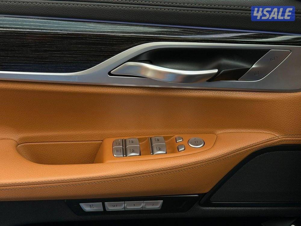 بي ام دبليو740LI موديل2018 عداد50الف وارد الغانم سيرفس منتظم12