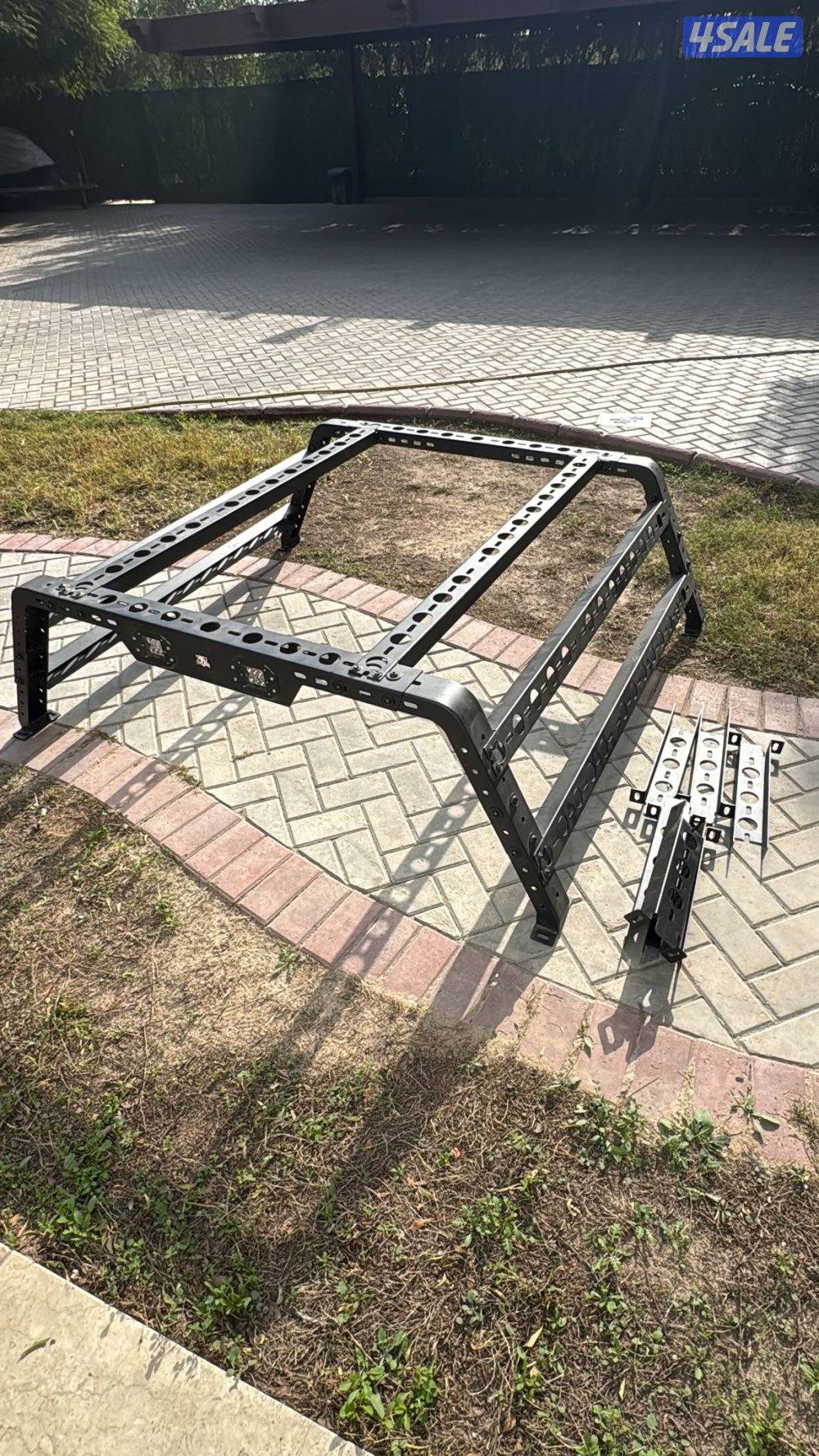 للبيع bed rack شبه جديدة0