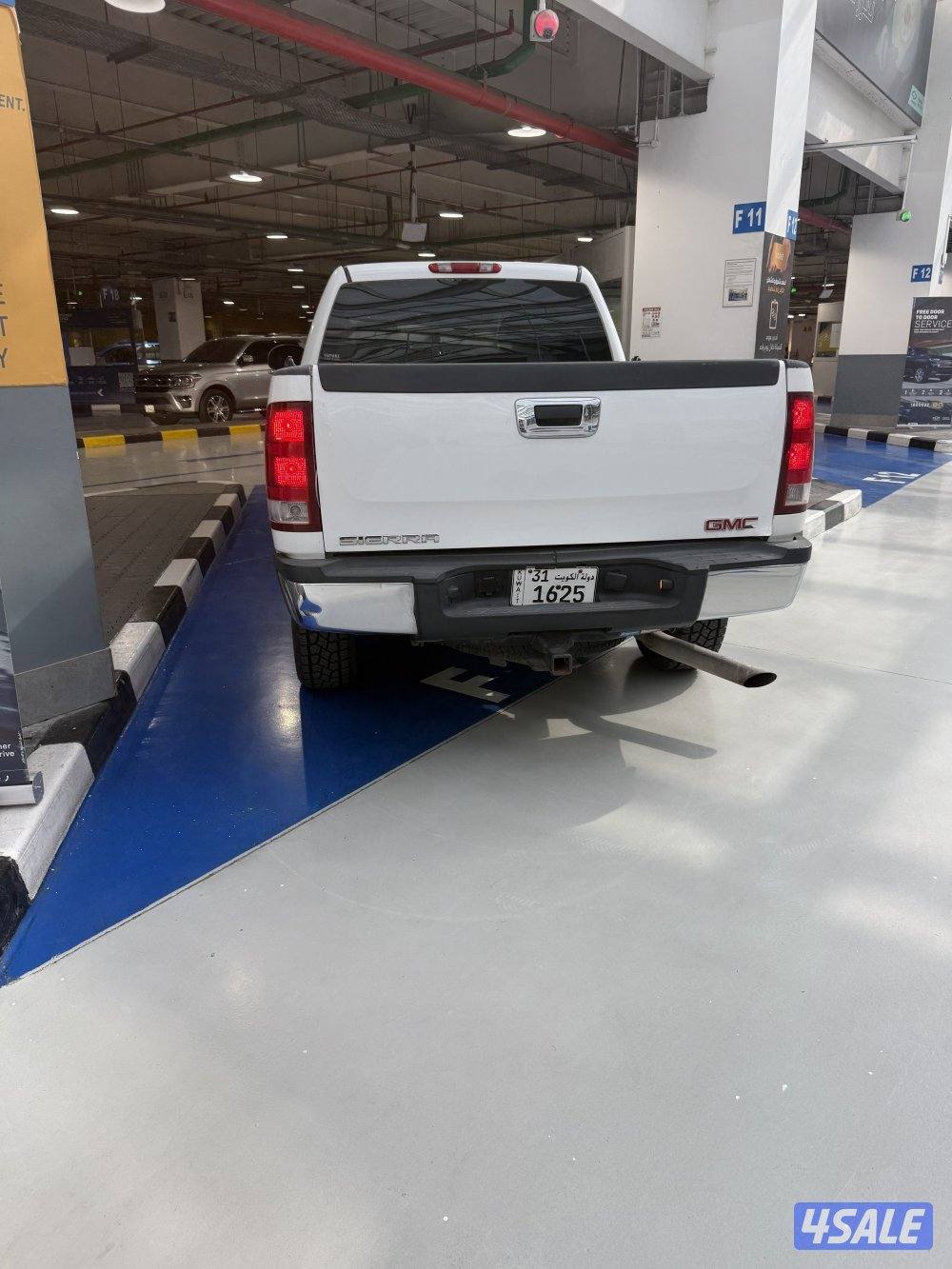 للبيع وانيت gmc HD مديل 20091