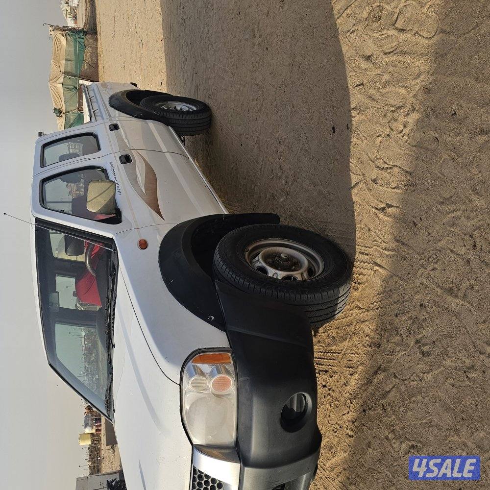 للبيع وانيت موديل 2012دبل سياره طيبه واموره طيبه0