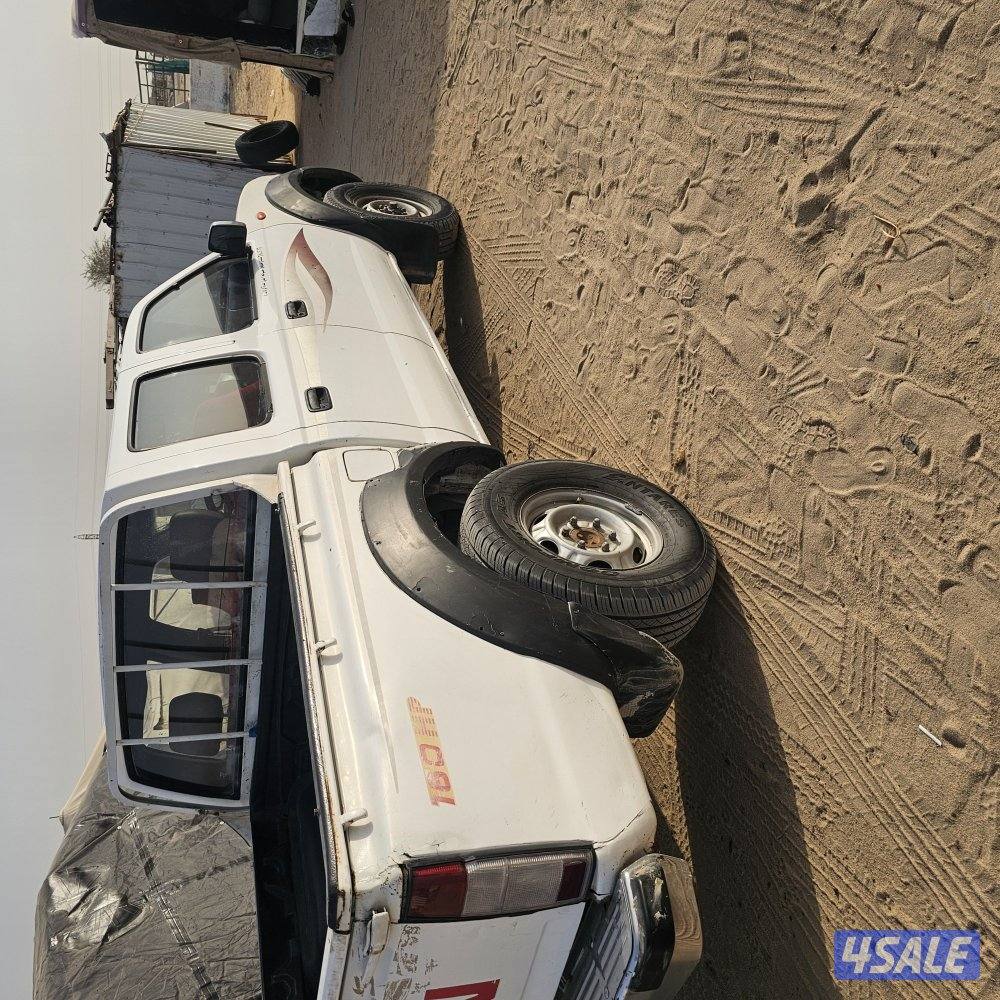 للبيع وانيت موديل 2012دبل سياره طيبه واموره طيبه3