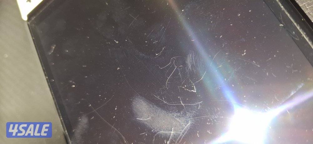 نينتيندو سويتش اوليد الشاشه مخدوشه بس ما تبين على السوم14