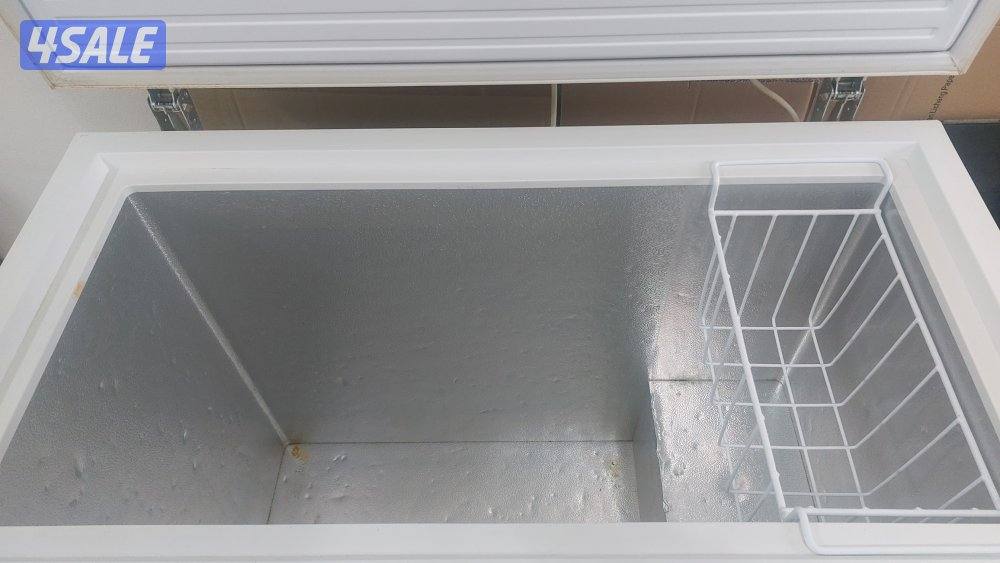 فريزر بحالة ممتازة للبيع لعدم الحاجة سعة L 2001