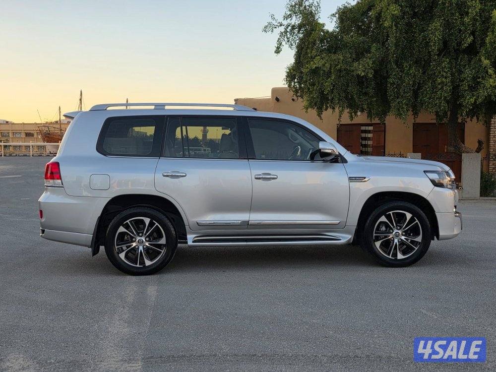 لاند كروزر GXR موديل 2021 جراند تورنج  صبغ وكاله12