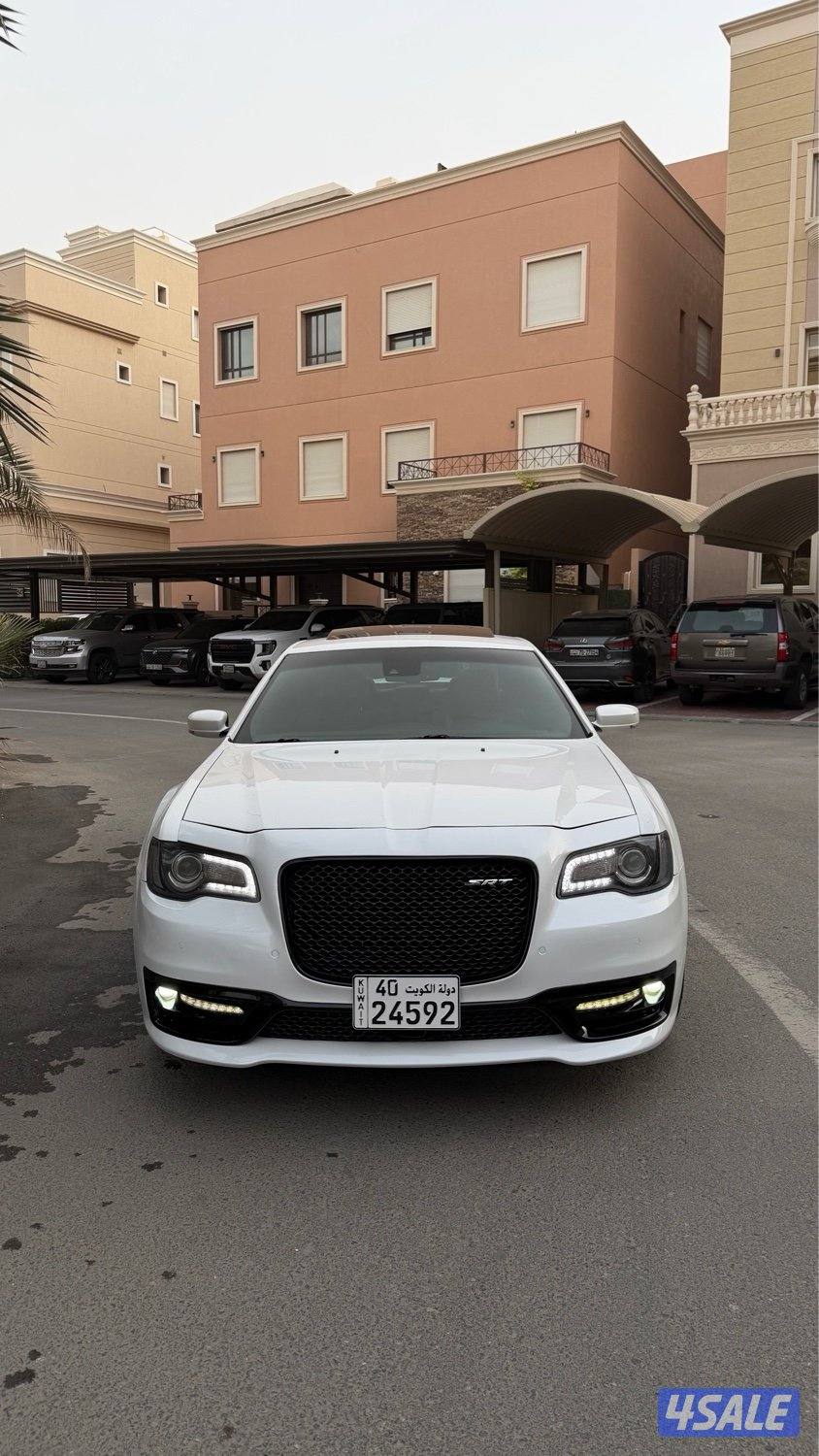 2016 Chrysler SRT 6.4L2