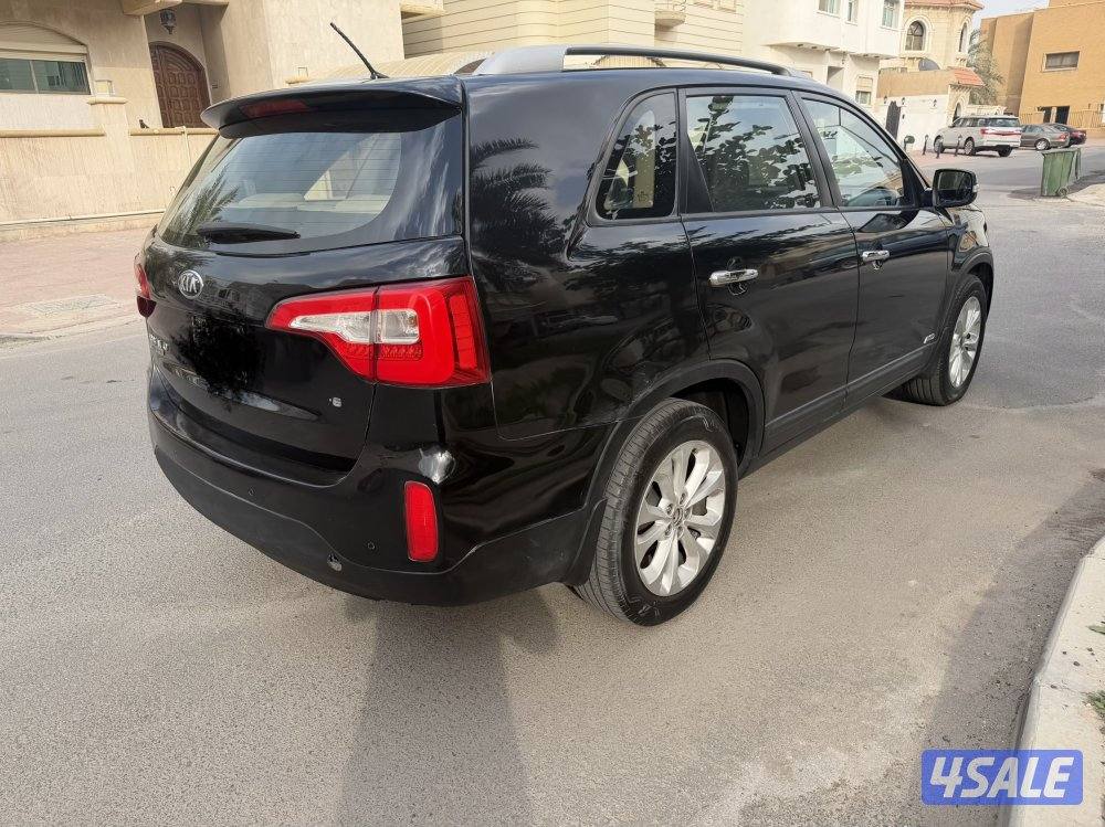 للبيع سورينتو 2013 الفل ماعدا الفتحه3