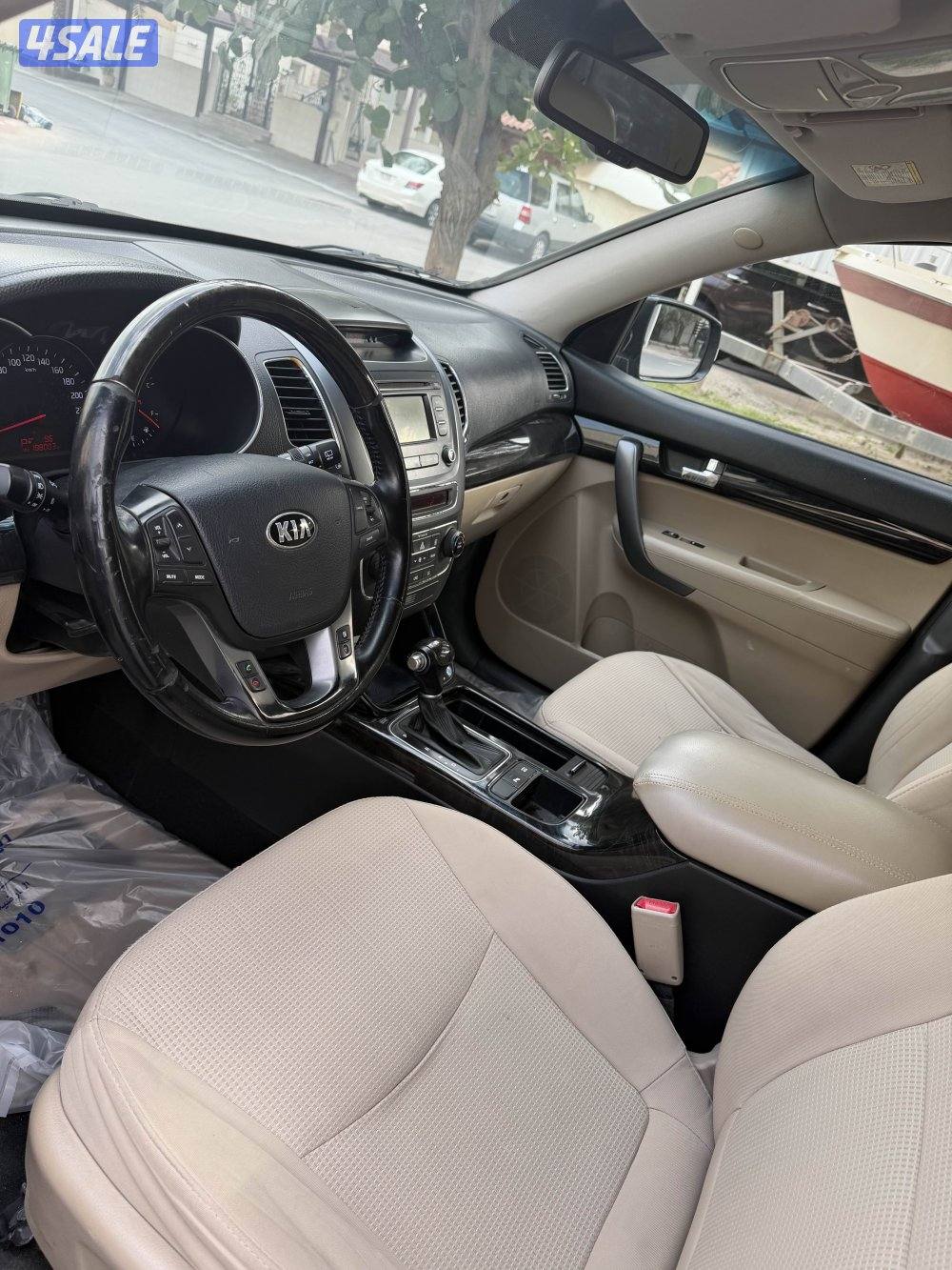 للبيع سورينتو 2013 الفل ماعدا الفتحه8