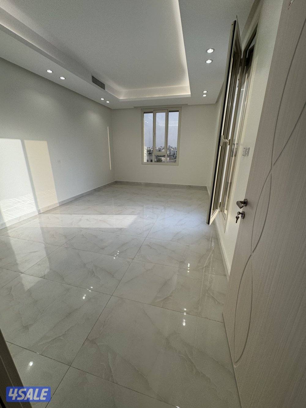 لإيجار شقة مع روووف كبير التر سوبر ديلوكس0