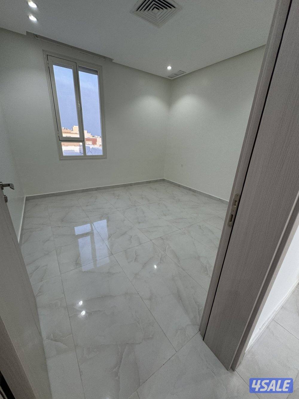 لإيجار شقة مع روووف كبير التر سوبر ديلوكس8