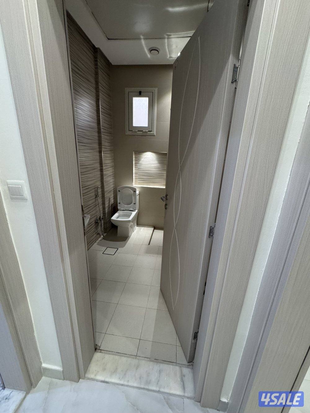 لإيجار شقة مع روووف كبير التر سوبر ديلوكس10